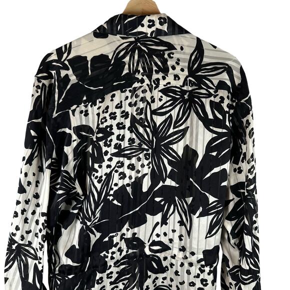 Silk Black and White Monochromatic Floral Botton Up Blouse Womens Size 6 Flowy - Picture 13 of 16